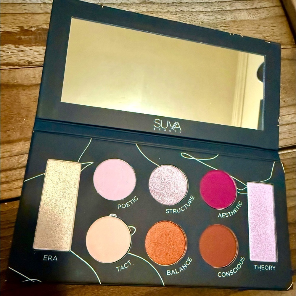Eyeshadow Palette with Gold, Pink, and neutral Shades.  Full sized palette. New